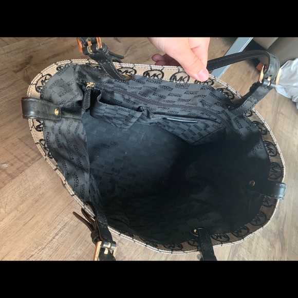 Michael Kors Tote - Picture 5 of 7